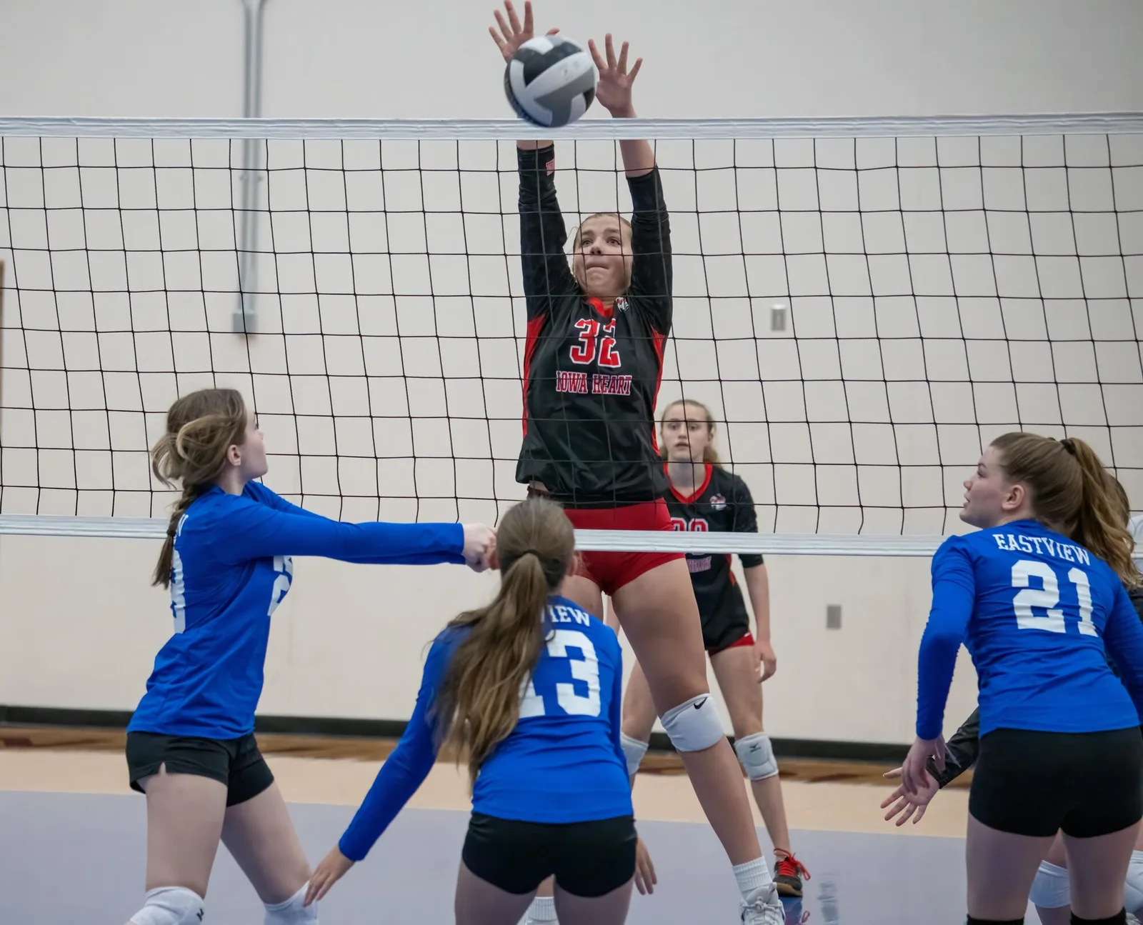 Player blocking at the net